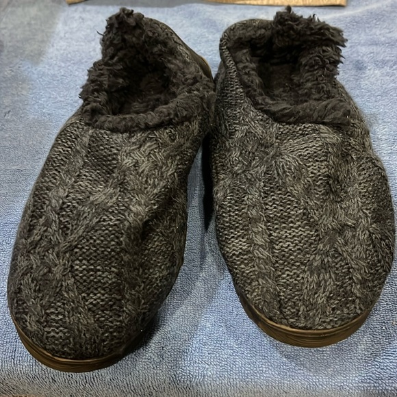 Muk Luks women’s slippers NWT 8-9 - Picture 1 of 3